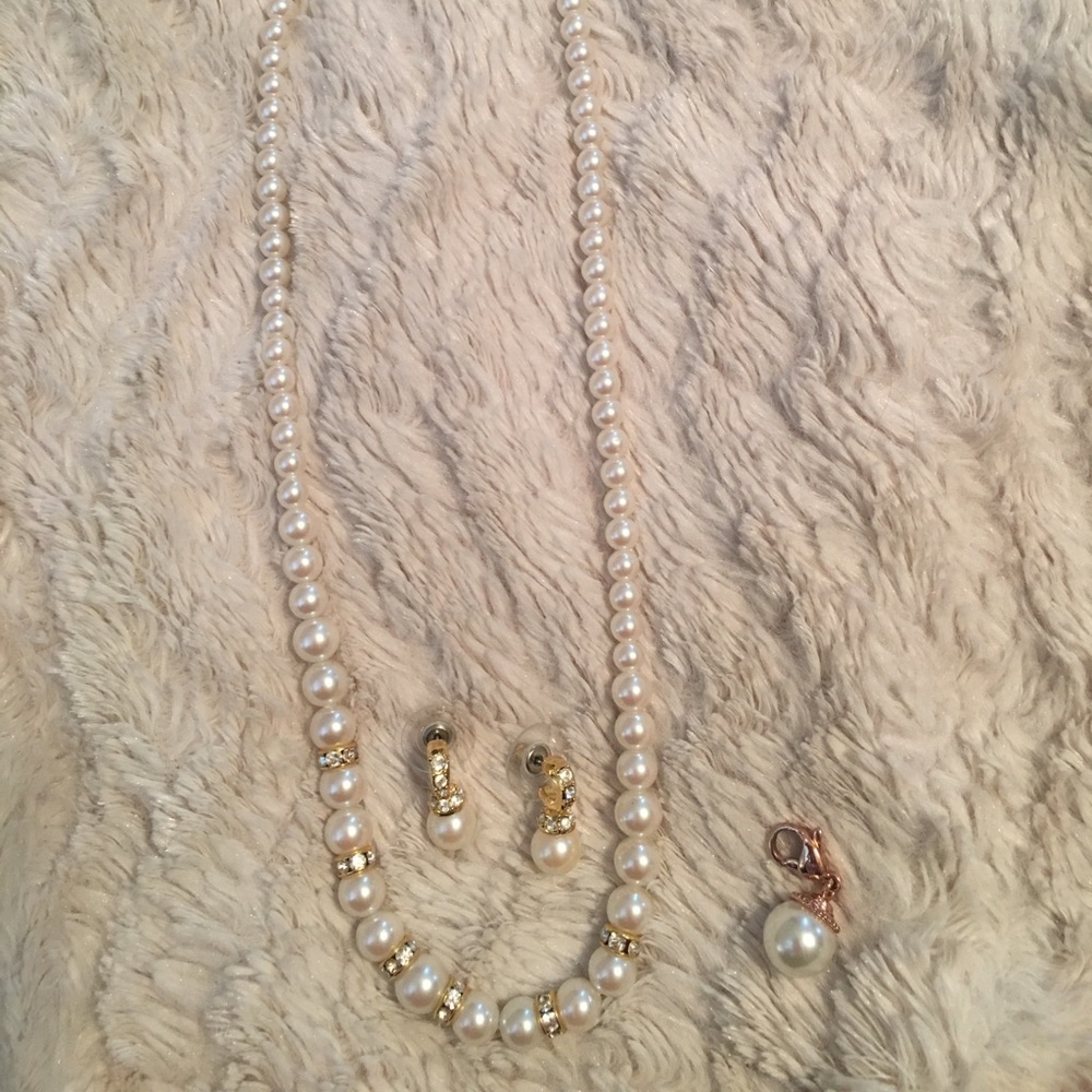 Pearl necklace and earring set with charm